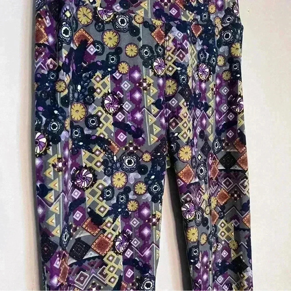 LuLaRoe Leggings OS, Colorful Geometric Pattern, Fits a small, EUC - Picture 2 of 4